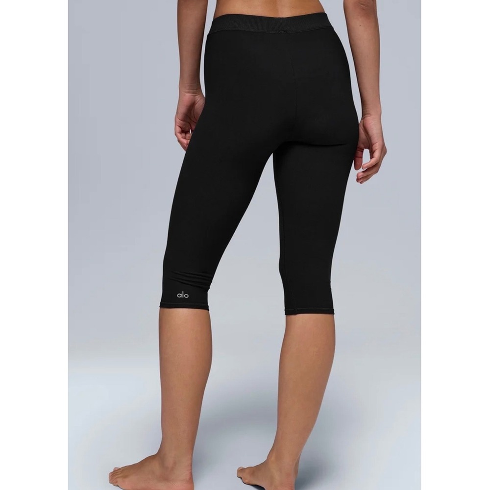 Alo Yoga Black Ribbed Waistband Cropped Leggings Capri Size S P/CH Activewear